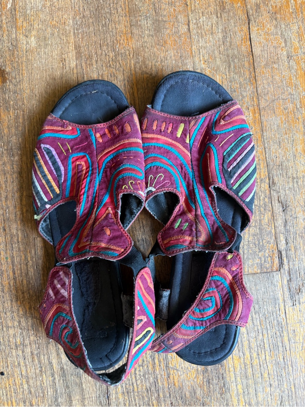 Vintage Free People Women’s Open-Toe Embroidered Sandals in Burgundy